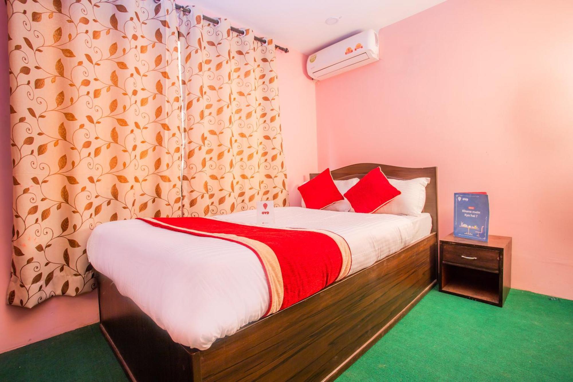 Oyo 137 Hotel Pranisha Inn Pashupatinath Екстер'єр фото