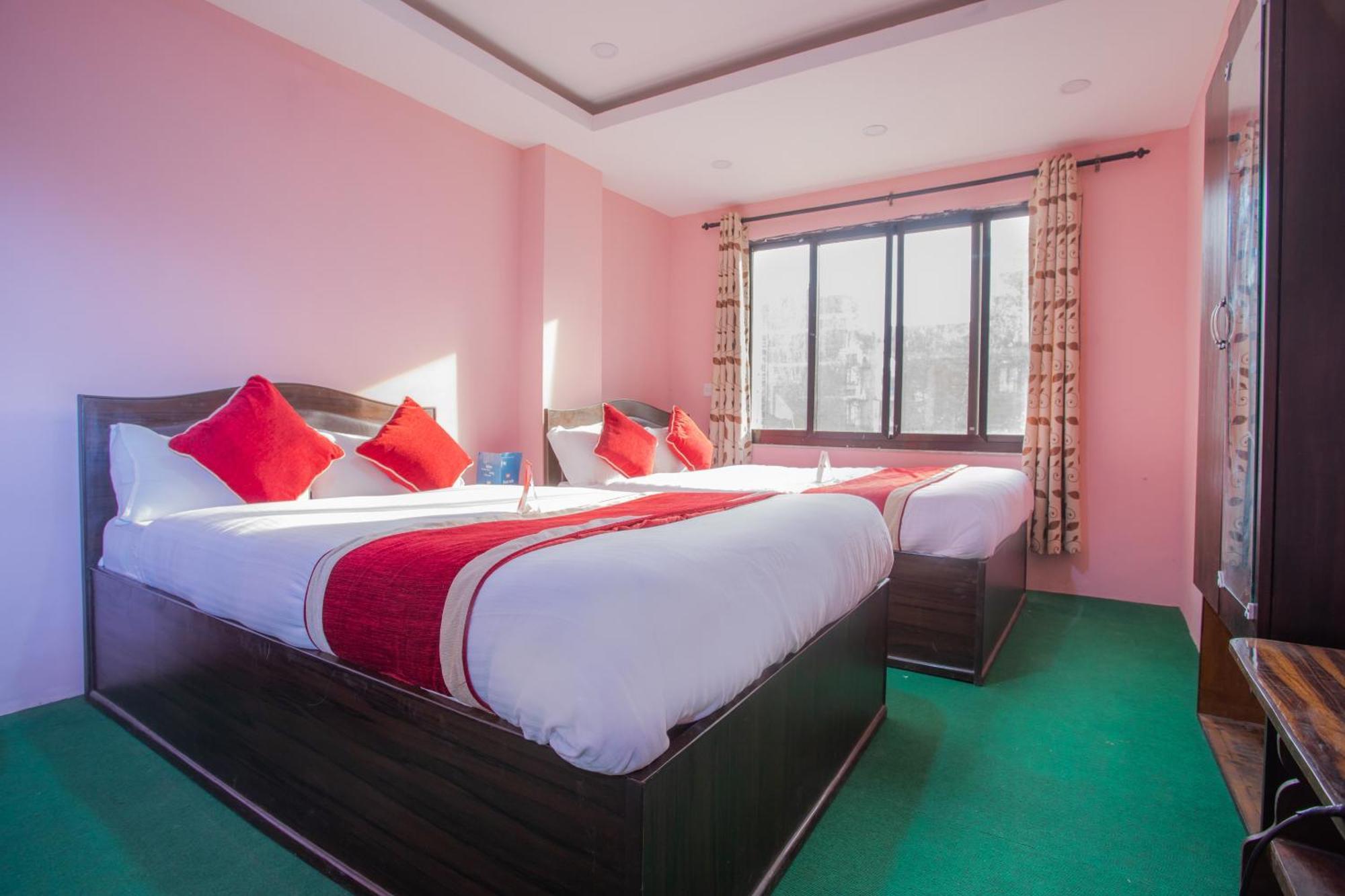 Oyo 137 Hotel Pranisha Inn Pashupatinath Екстер'єр фото